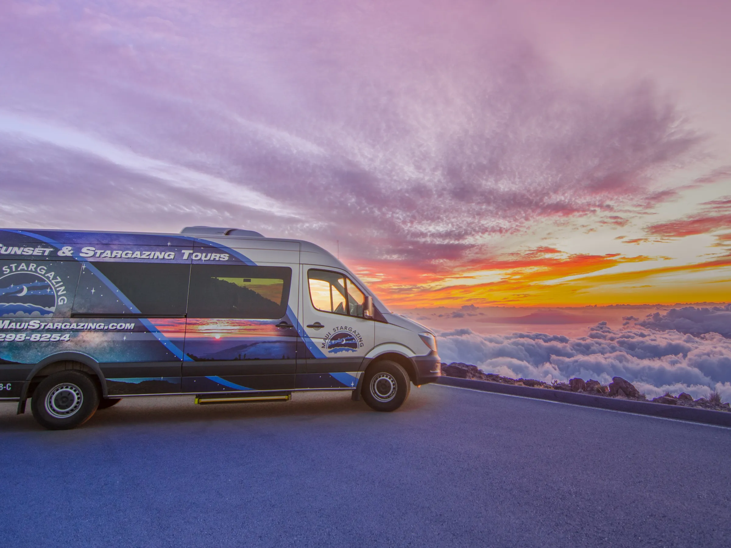 A photo of the Maui Stargazing van